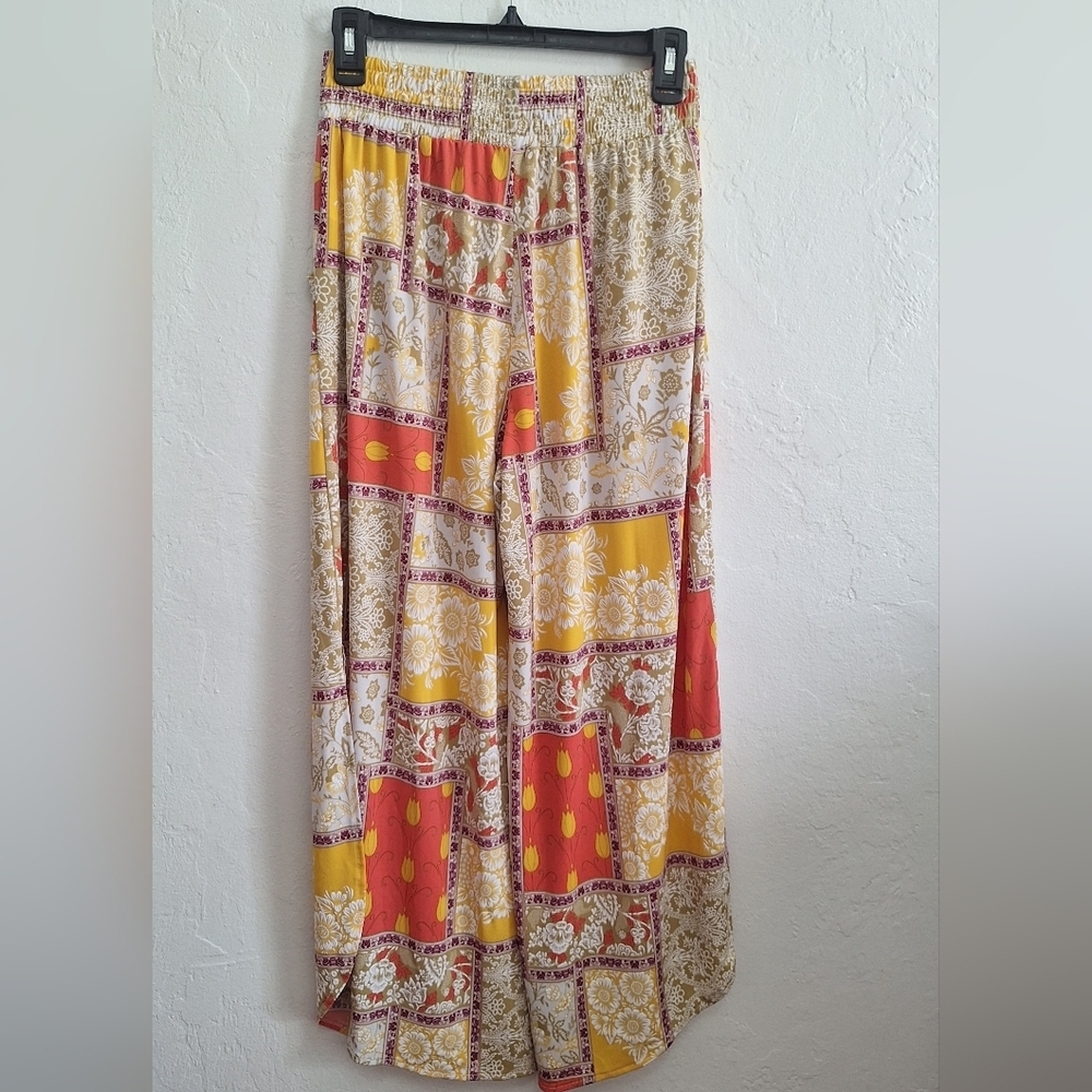 And The Why Smocking Waist Side Wide Leg Slit Printed Women's Pants Size S - Picture 5 of 11